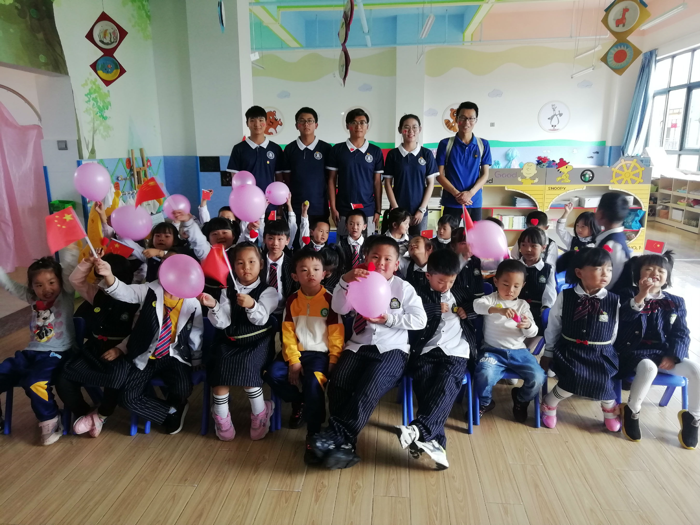 关爱祖国花朵，从小事做起