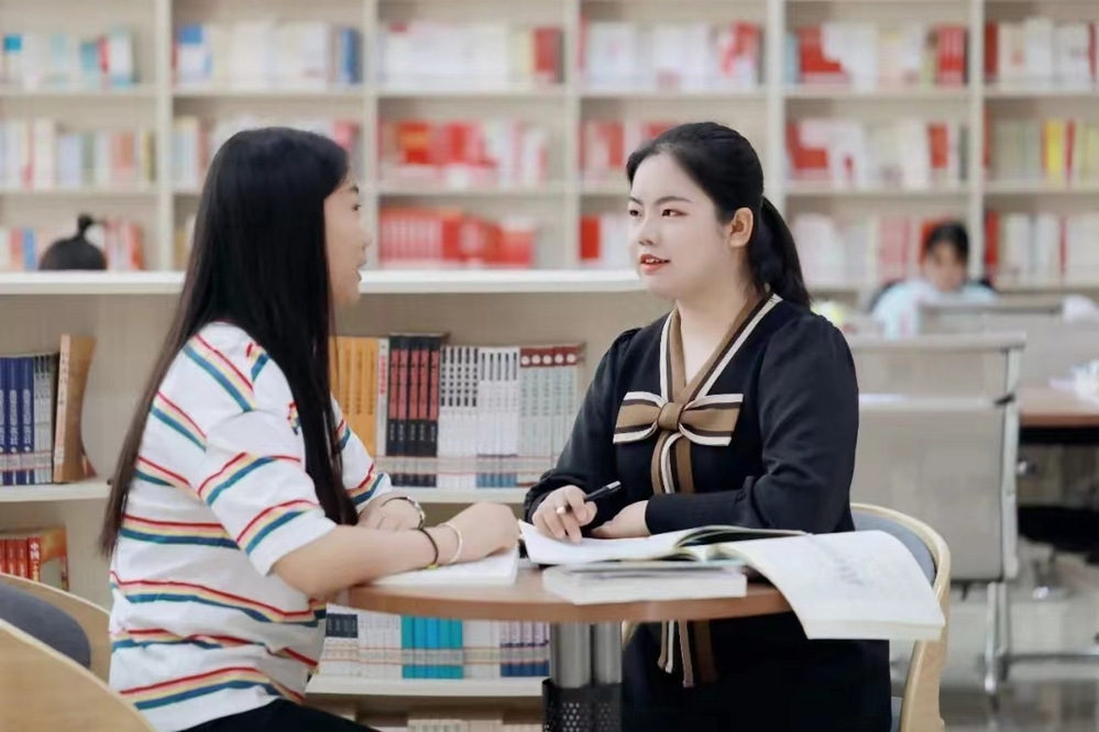 云南工商学院经济与管理学院举行专升本经验分享会