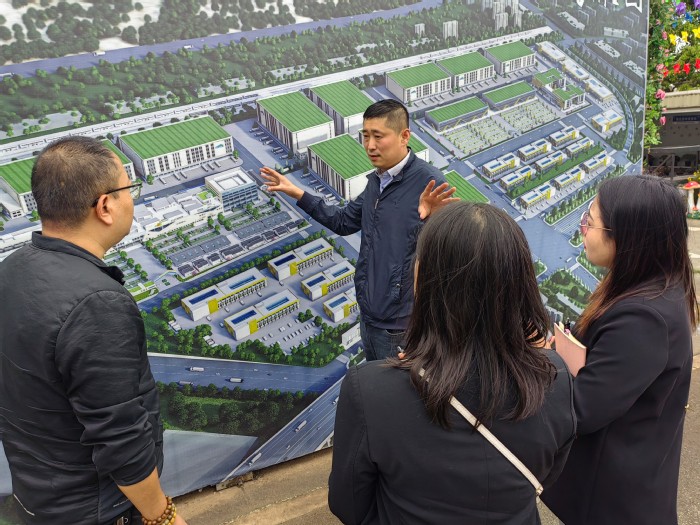 深化校企合作：云南工商学院与宝象万吨冷储物流有限公司洽谈交流