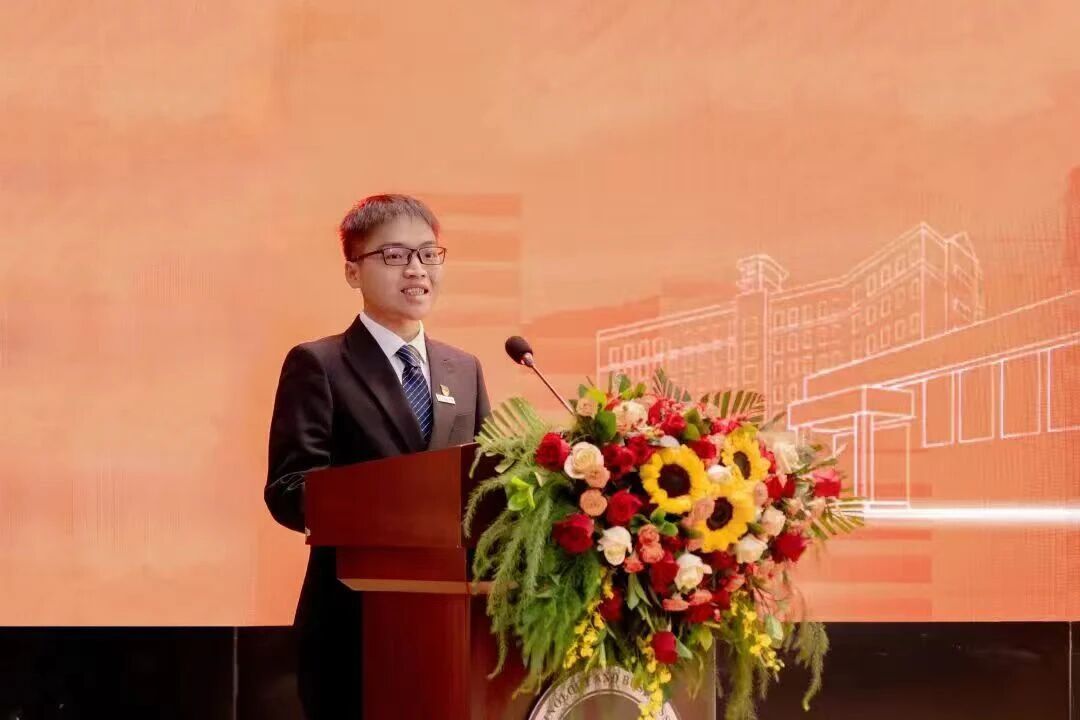 骆涛同学，你的假期被央视《新闻直播间》“曝光”啦！