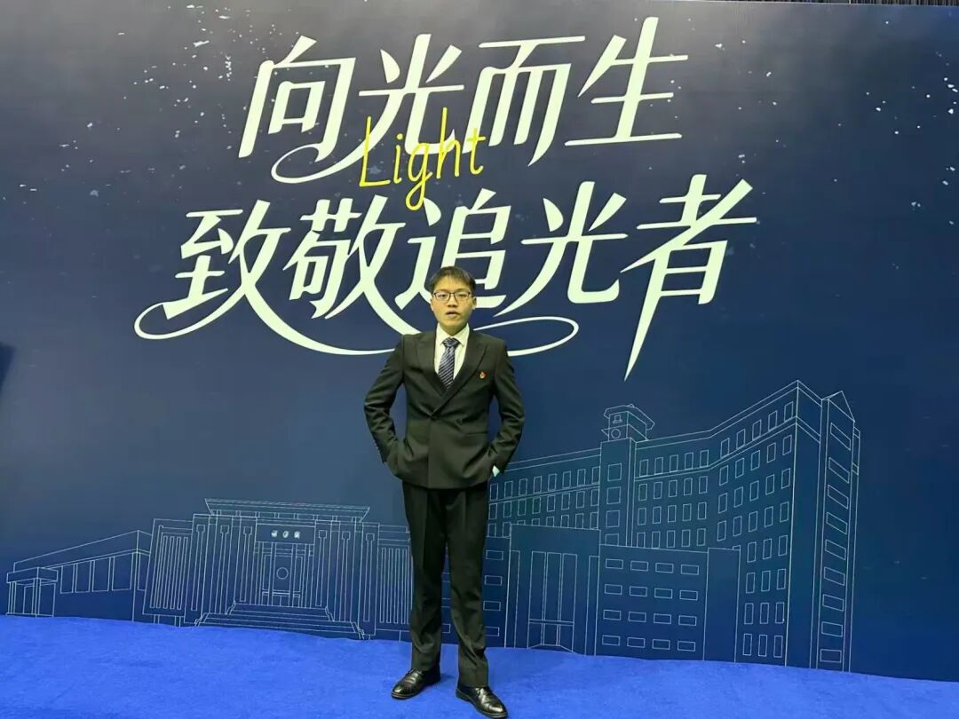 骆涛同学，你的假期被央视《新闻直播间》“曝光”啦！