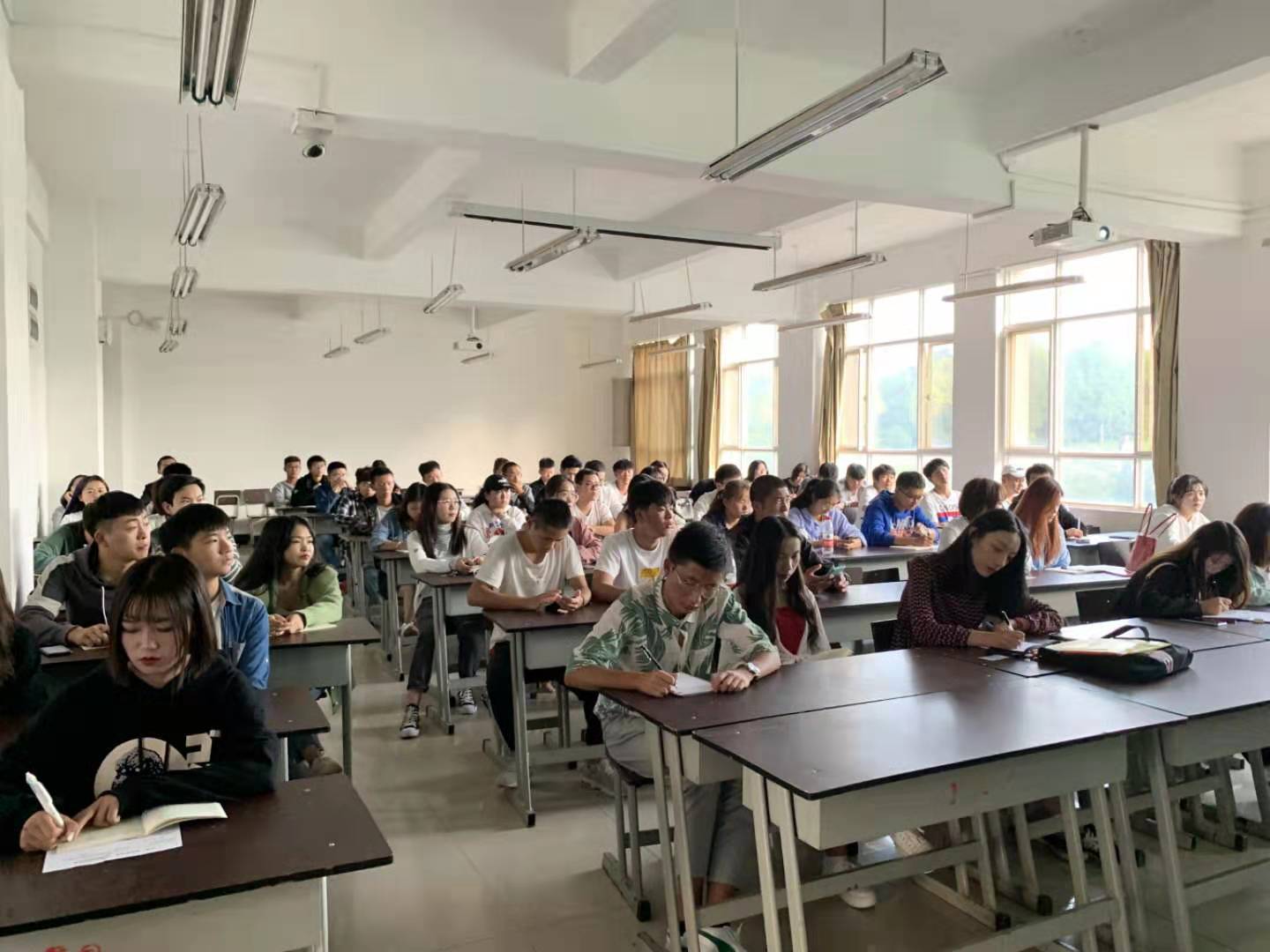 我院团委组织党团基础知识培训