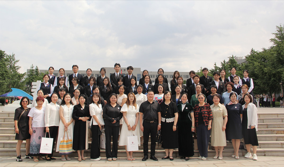 校·企·协三方聚力 共筑产教融合新生态 ——云南工商学院签约仪式开...